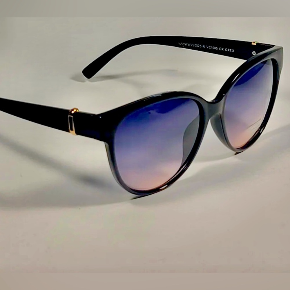 Vince Camuto Black Women's Glamorous 100% UV Protective Cat Eye Sunglasses EUC